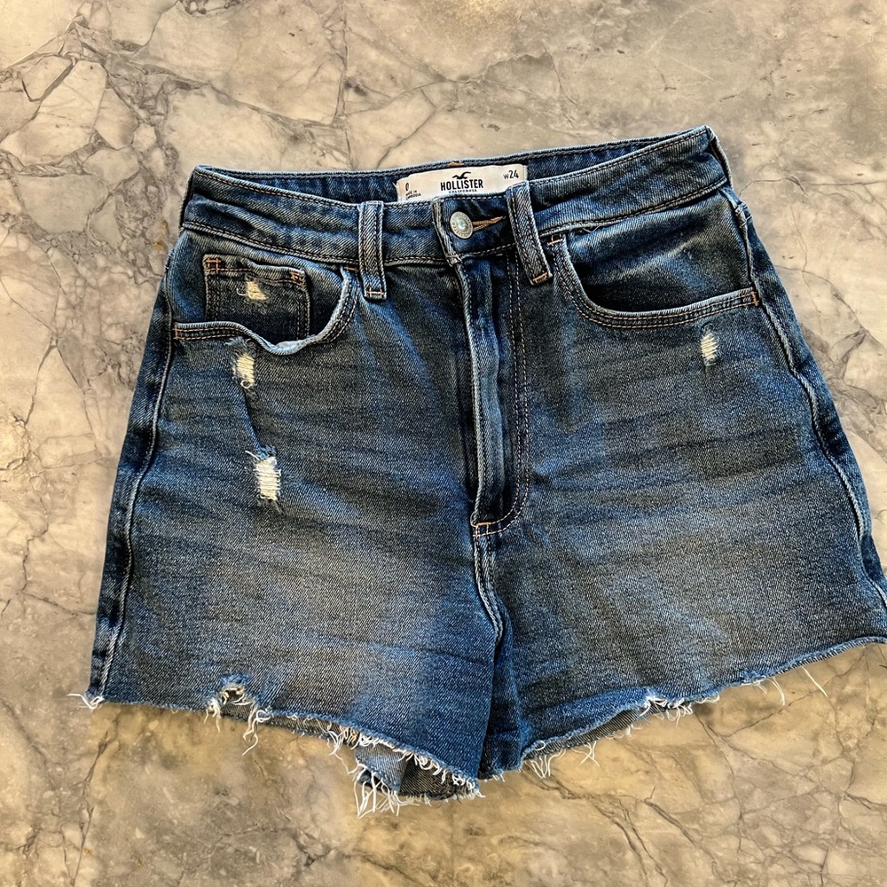 Hollister Women's Size 0 Curvy High Waist Distressed Dark Jean Shorts